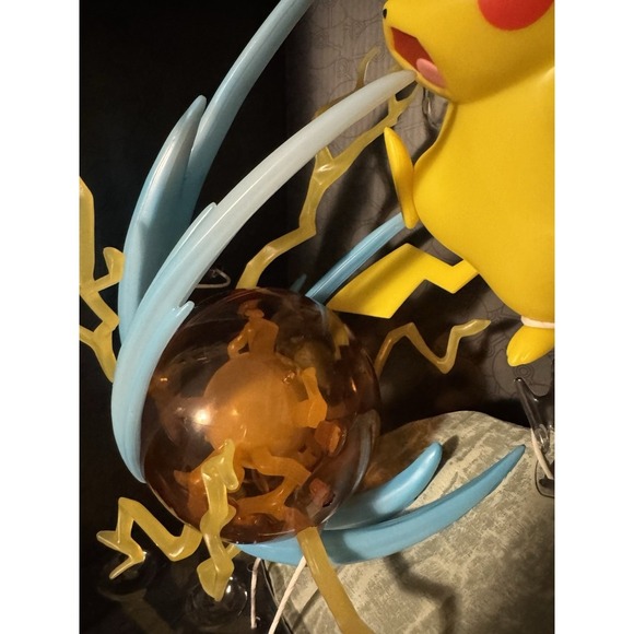 Pokemon Pikachu Select Deluxe Figure Jazwares 1/10 Scale Light FX - *Read Desc* - Picture 9 of 16